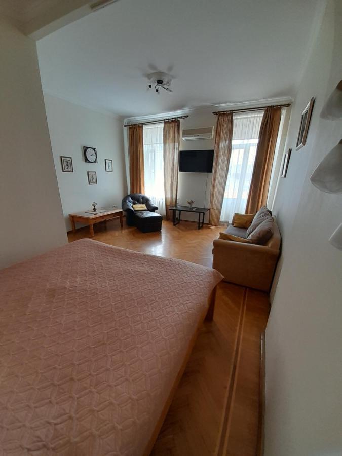 Apartment On Hretska 26/28 โอเดสซา ภายนอก รูปภาพ
